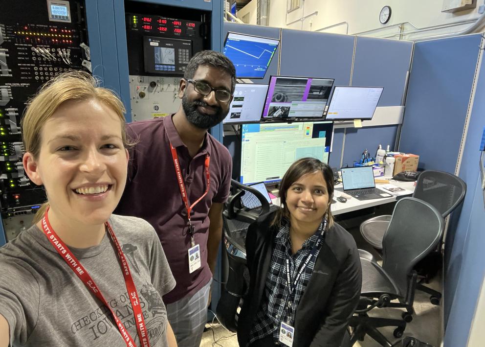 Corson Lab researchers at SSRL beamline 2-1