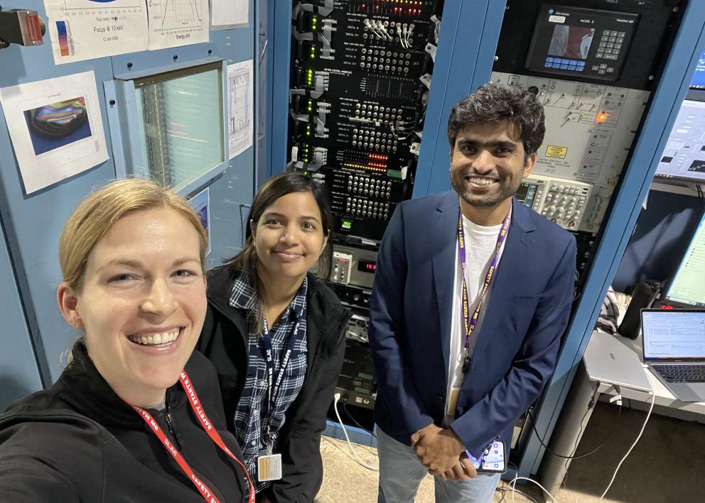 Corson Lab researchers at SSRL beamline 2-1